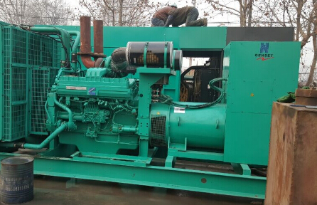 龙湾发电机组如何判断水冷式机油散热器内部是否需要清洗？